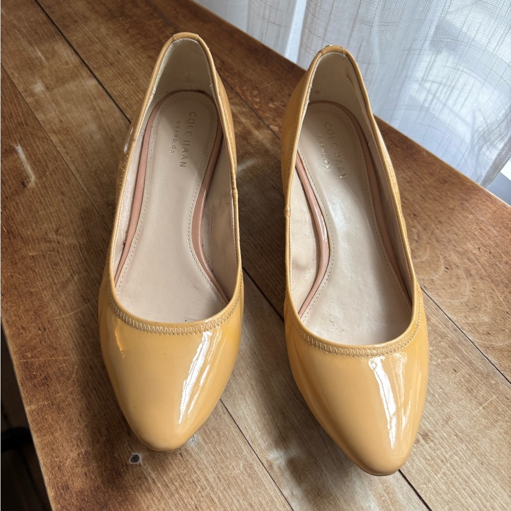 Cole Haan Women's Mustard/Cream Small Wedge